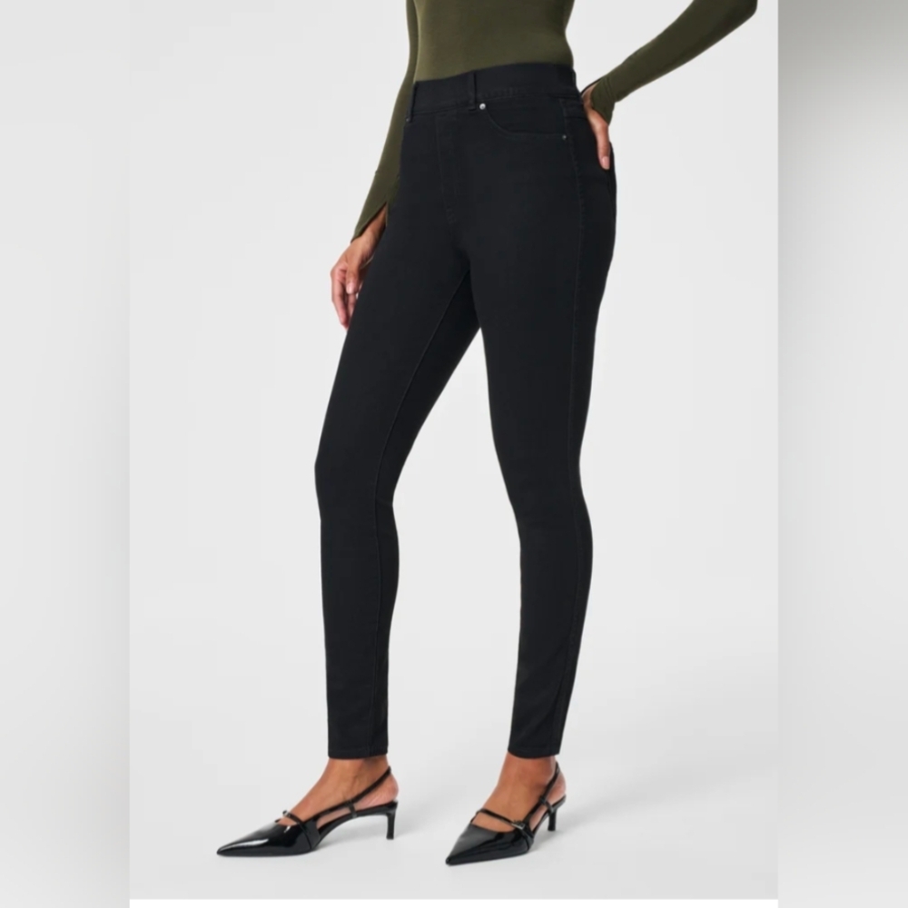 Women's Black Skinny Jeans